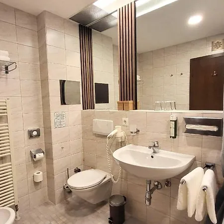 Hotel-restaurant Batzenhaeusl 4* Innsbruck