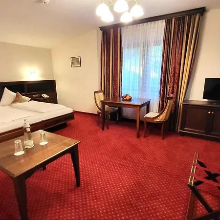 & Restaurant Batzenhaeusl Otel