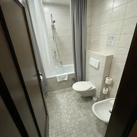 Otel Batzenhaeusl Tirol