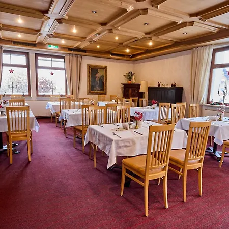 & Restaurant Batzenhaeusl Hotel Innsbruck