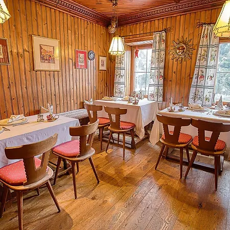 & Restaurant Batzenhaeusl Otel 4*