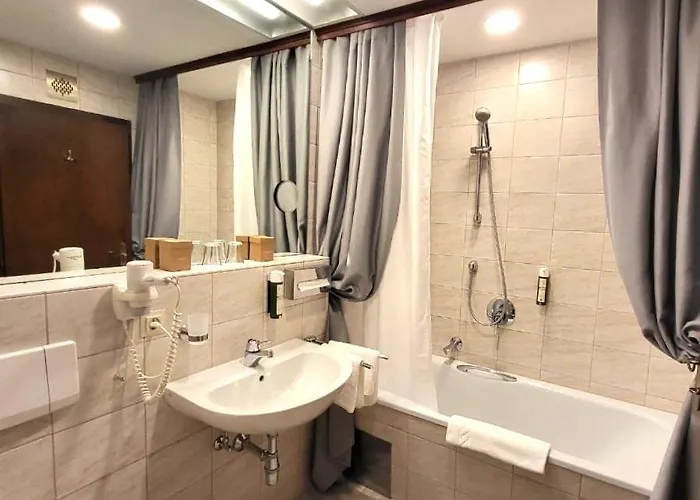 & Restaurant Batzenhaeusl 4* İnnsbruck