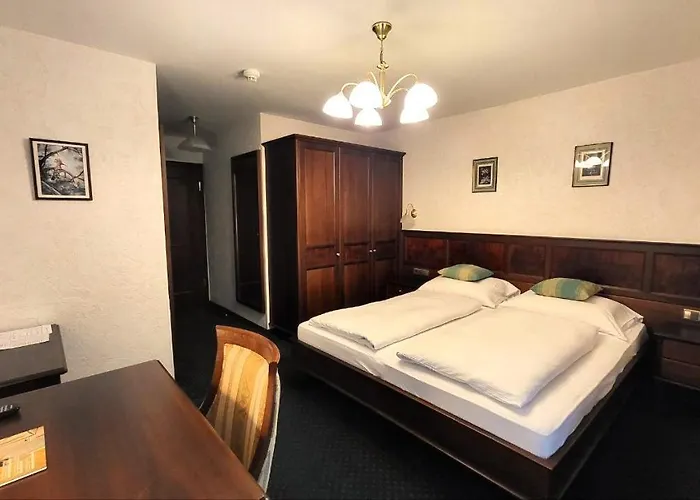 & Restaurant Batzenhaeusl İnnsbruck