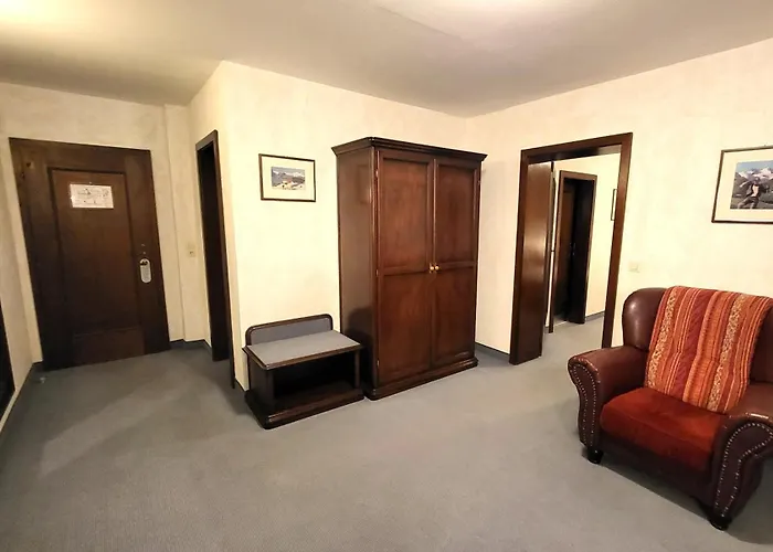 & Restaurant Batzenhaeusl Otel 4*