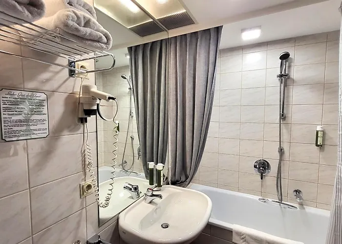 & Restaurant Batzenhaeusl Otel İnnsbruck