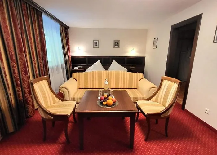 & Restaurant Batzenhaeusl Hotel Innsbruck