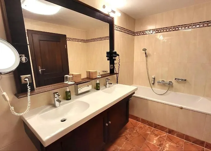 & Restaurant Batzenhaeusl 4* Innsbruck