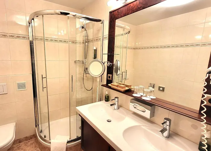 & Restaurant Batzenhaeusl 4* İnnsbruck