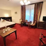 Batzenhaeusl Tirol Otel